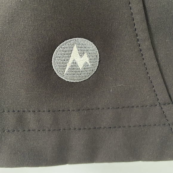 Marmot vest with faux fur hood - Picture 4 of 4